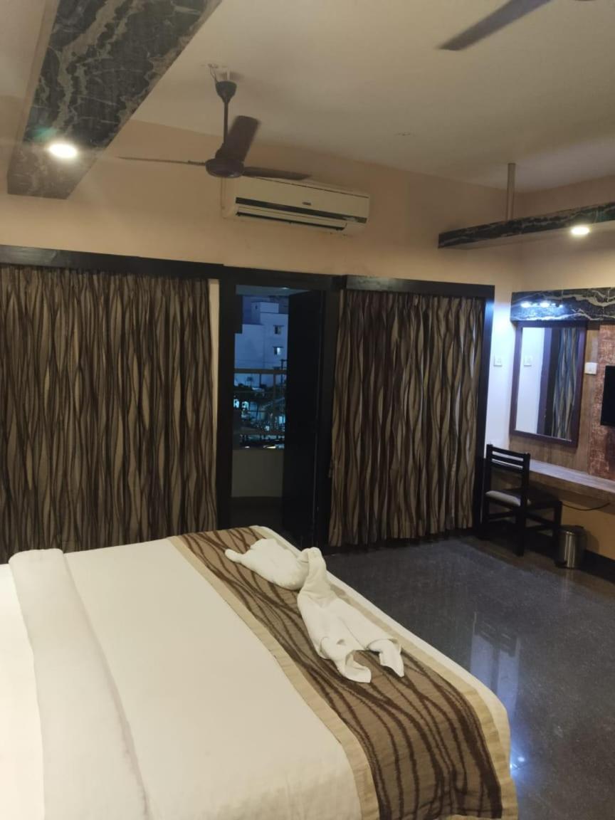 Hotel Mayas Tiruchirappalli Екстериор снимка