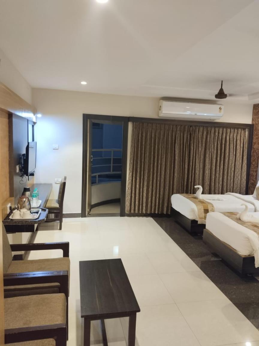 Hotel Mayas Tiruchirappalli Екстериор снимка