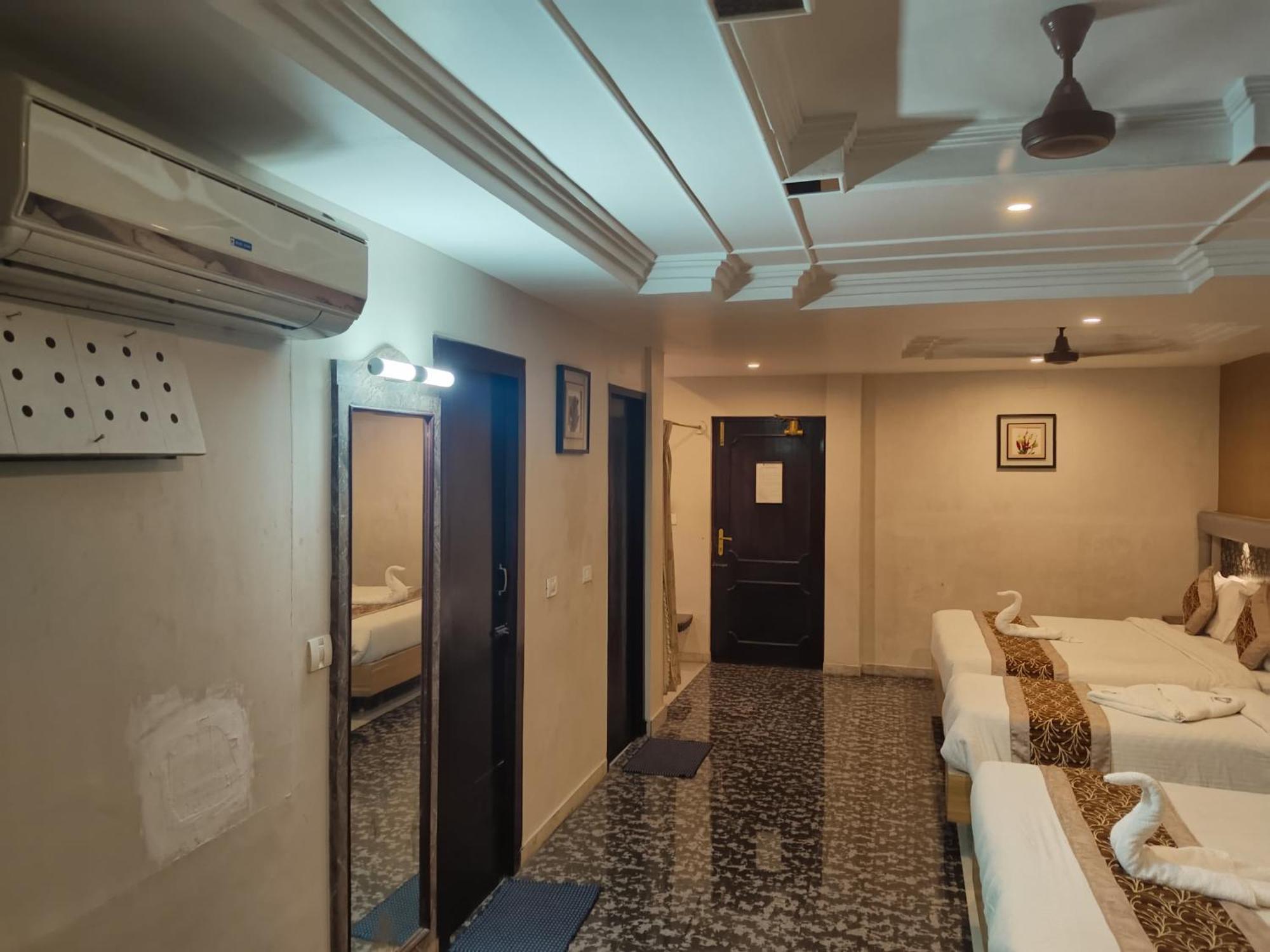 Hotel Mayas Tiruchirappalli Екстериор снимка