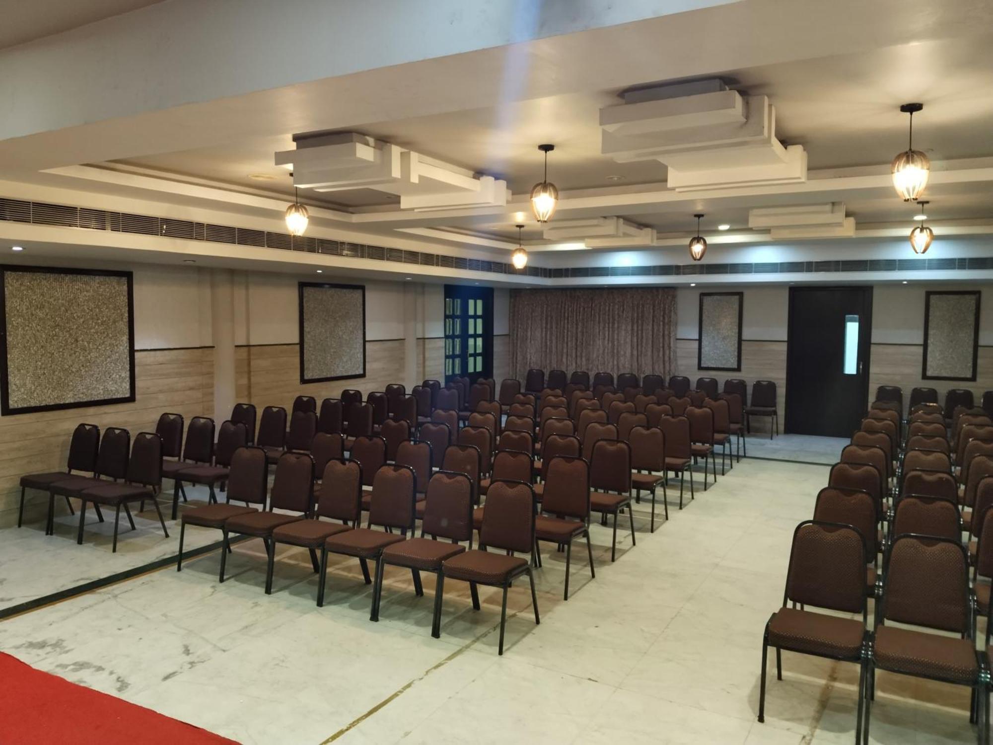 Hotel Mayas Tiruchirappalli Екстериор снимка