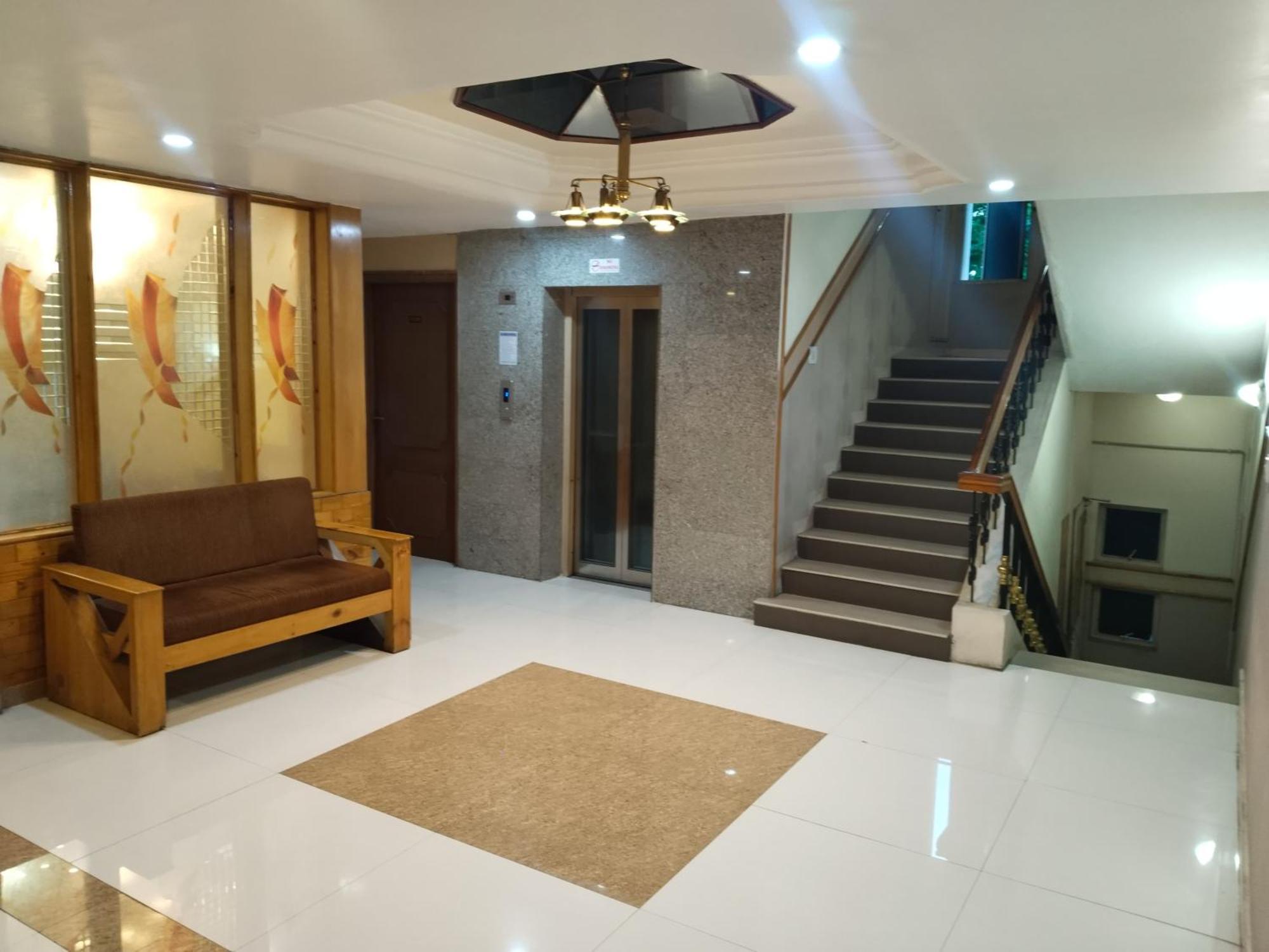 Hotel Mayas Tiruchirappalli Екстериор снимка