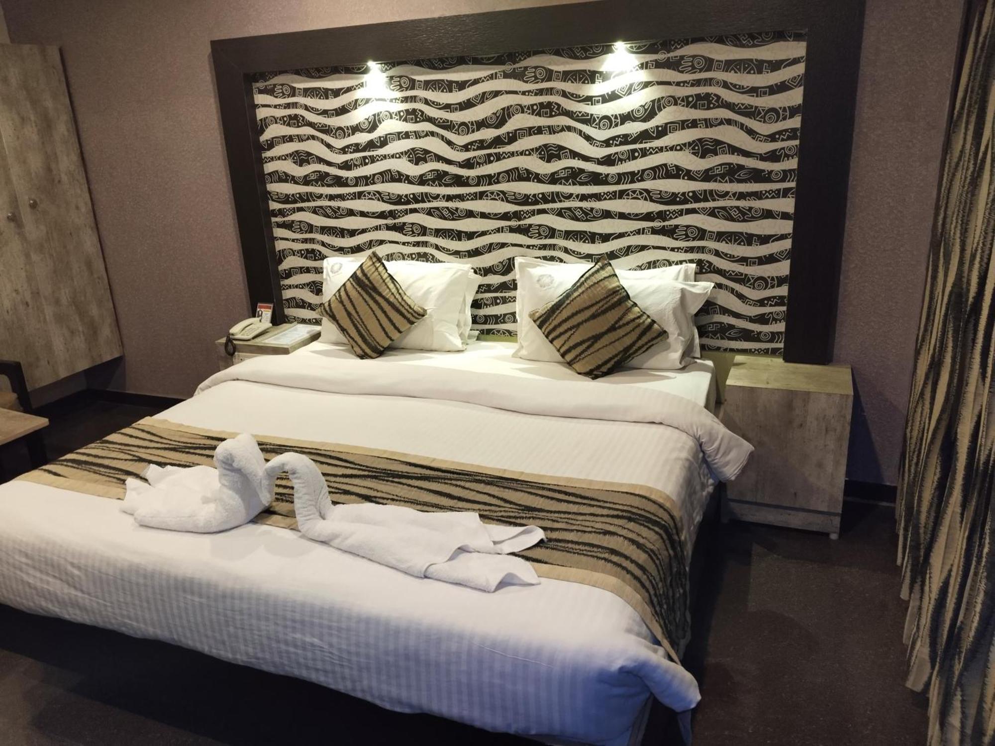 Hotel Mayas Tiruchirappalli Екстериор снимка