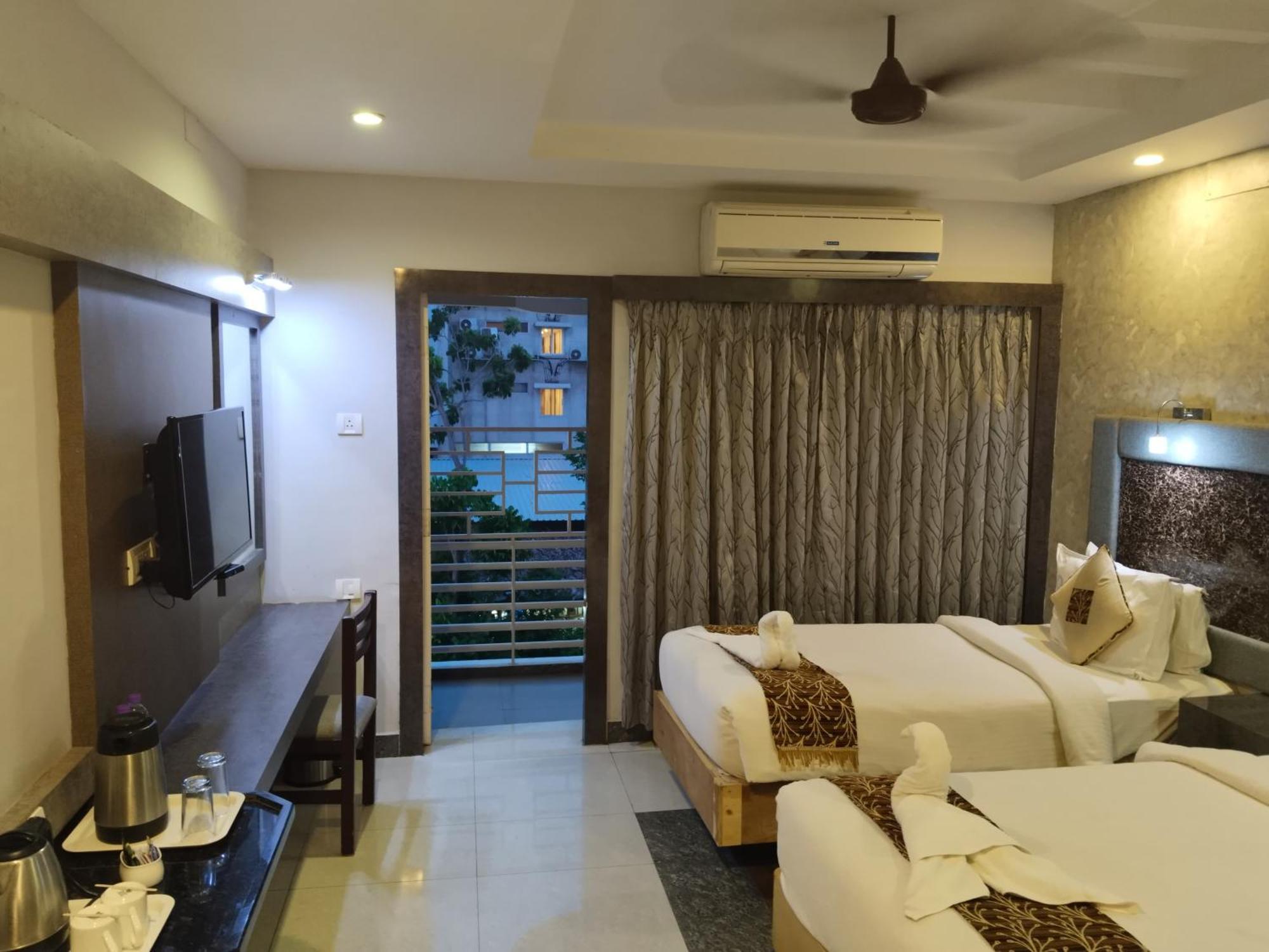 Hotel Mayas Tiruchirappalli Екстериор снимка